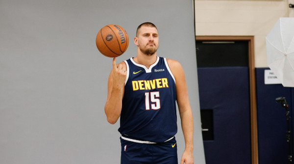 Jokić krenuo "žestoko" – držao "čas" NBA sudijama VIDEO