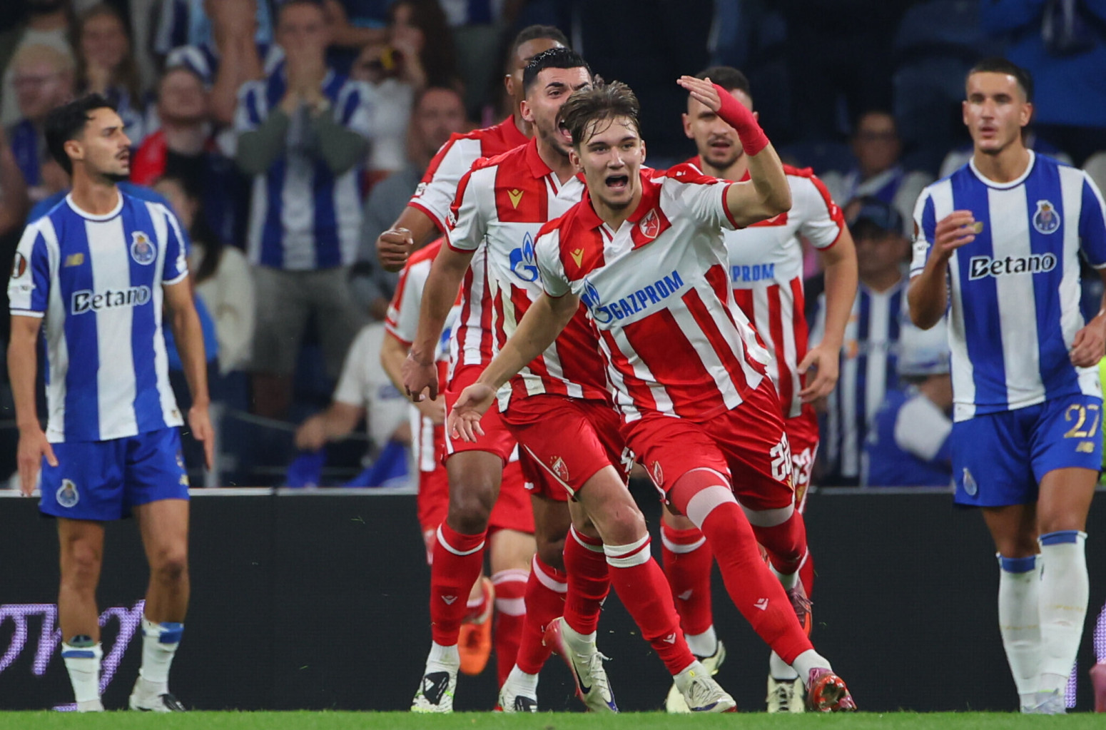 Zvezdi "mršava" trojka – Kostov i Mateus vrlo dobri FOTO