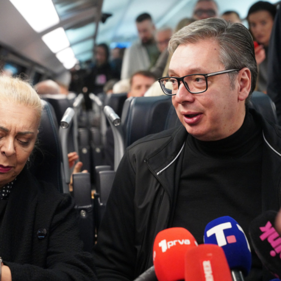 "Soko" jurio 200 na sat; Vučić: Od marta putnički saobraćaj do Budimpešte VIDEO