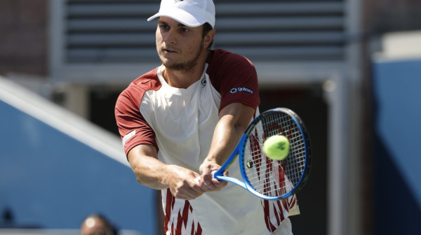 Poraz Kecmanovića u drugom kolu Pariza