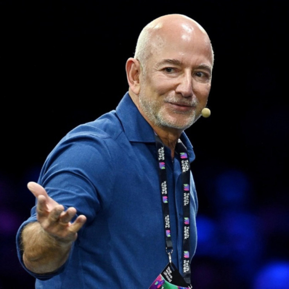 Džef Bezos najavio ogroman projekat u svemiru: Nadmašiće one na Zemlji