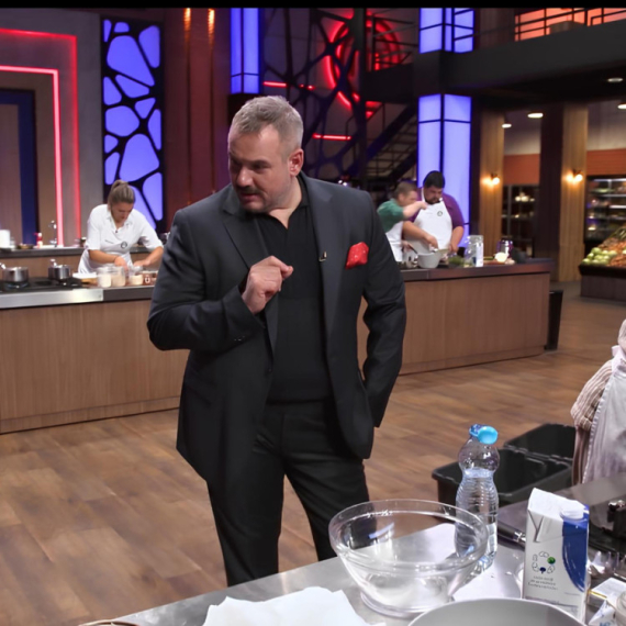 Takmičar probao sirove žablje batake: "Moram malo riskirati"