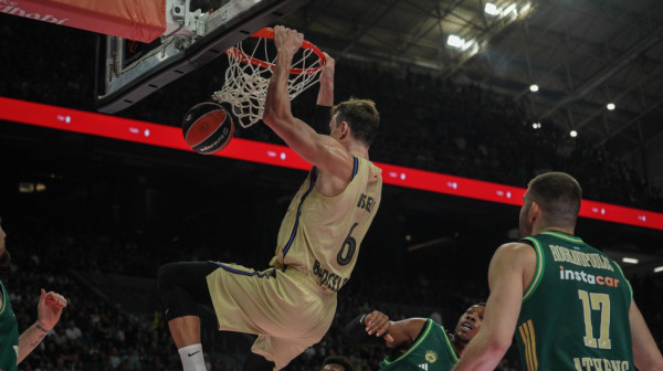 "Kiša" Barsinih trojki u OAKA areni: PAO "pao" – tehnička za Atamana