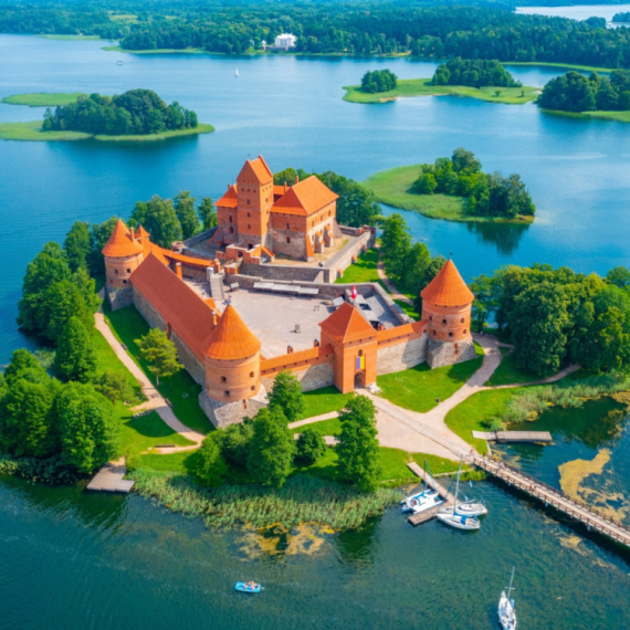 Idealan za jesenju čaroliju: Ovaj grad je mesto u kome vreme stoji, a istorija živi FOTO/VIDEO