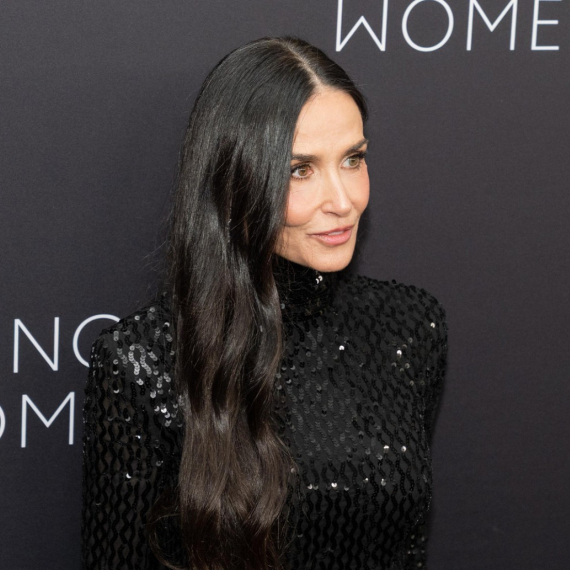 Nova frizura Demi Mur postala najtraženija: Briše godine i ne iziskuje hrabrost FOTO