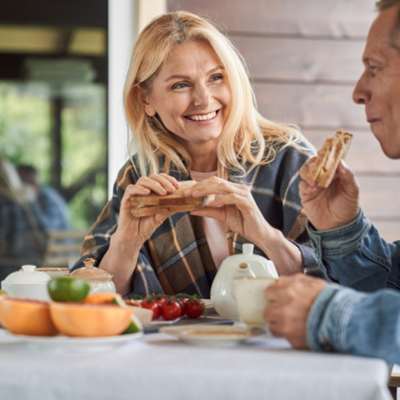 Ishrana u pedesetim godinama mora da se menja: Šta jesti a šta izbegavati?