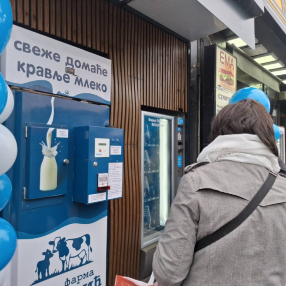 Leskovčani dobili prvi mlekomat FOTO