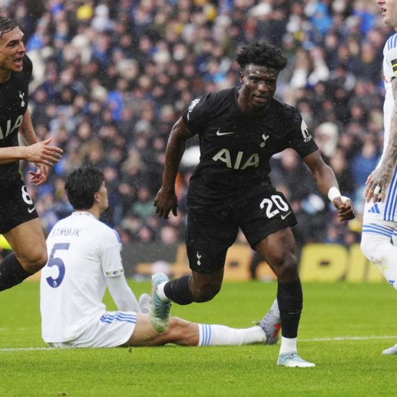 Totenhem pokorio Eland Roud