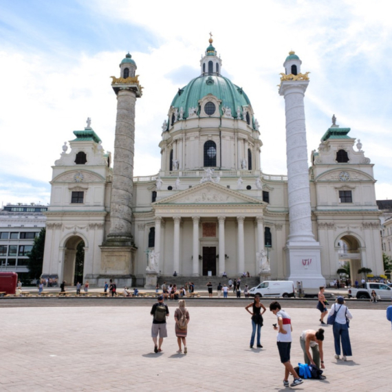 Panika u Beču: Evakuisana Karlova crkva