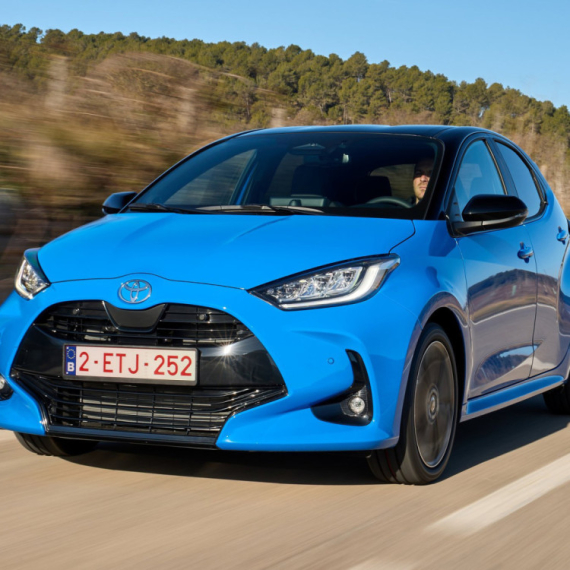 Toyota proziva konkurenciju: "Prodaju lažne hibride i zbunjuju vozače!"