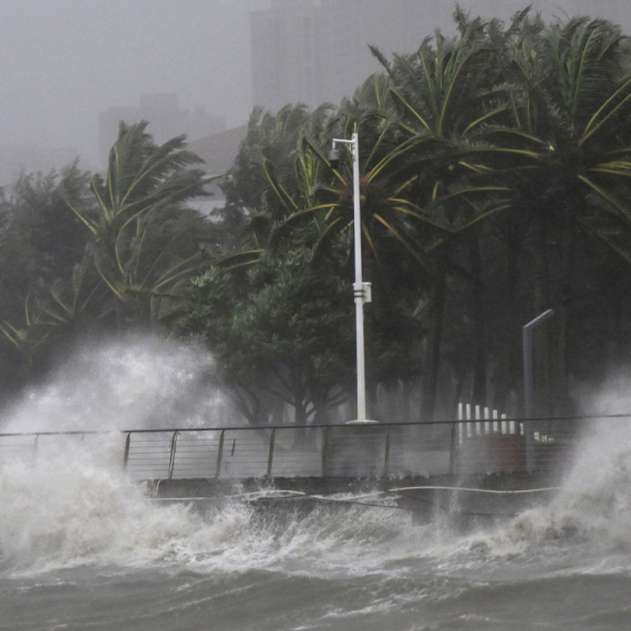 Tajfun ojačao; U toku masovna evakuacija; Izdato crveno upozorenje VIDEO/FOTO
