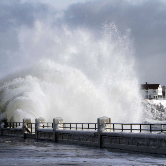 Stravično nevreme razara Evropu: Letovi otkazani, putevi zatvoreni VIDEO