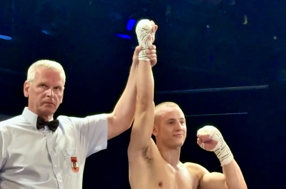 Jovan Nikolić pobedio Poljaka Adama Česlaka u Minhenu