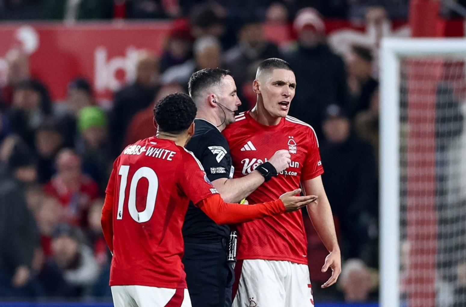 Everton "šokirao" Palas u 93. minutu – Milenković i Forest u problemima VIDEO