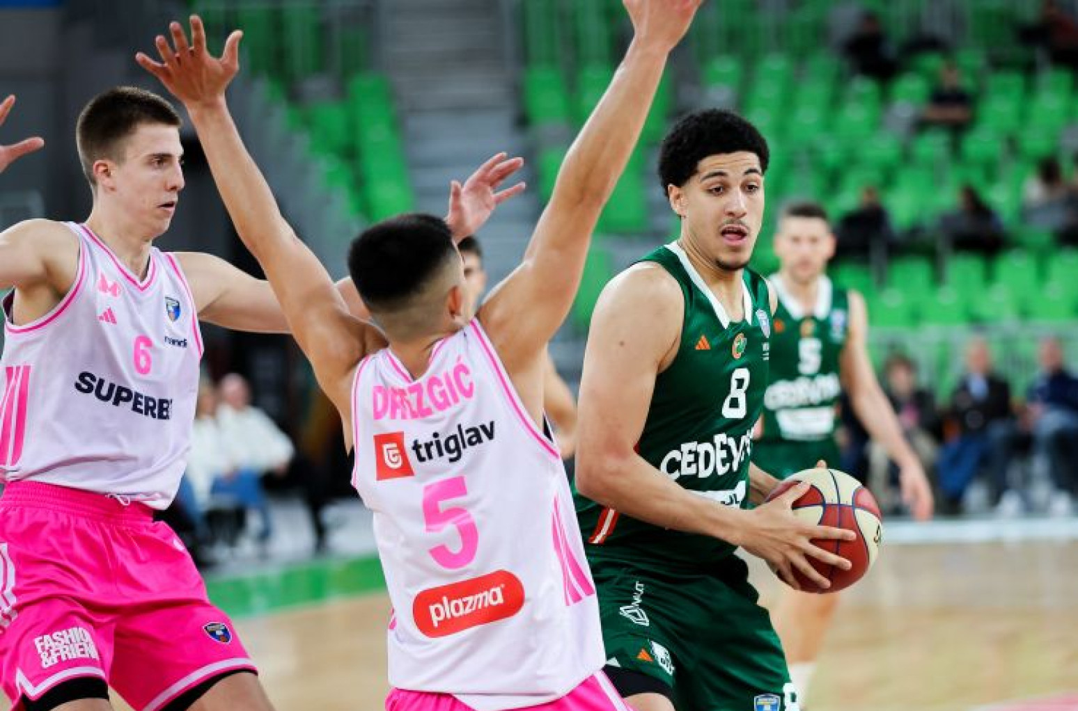 Cedevita-Olimpija "demolirala" Megu!