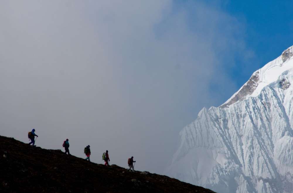 Jaka snežna oluja na krovu sveta: Stotine planinara zarobljeno FOTO