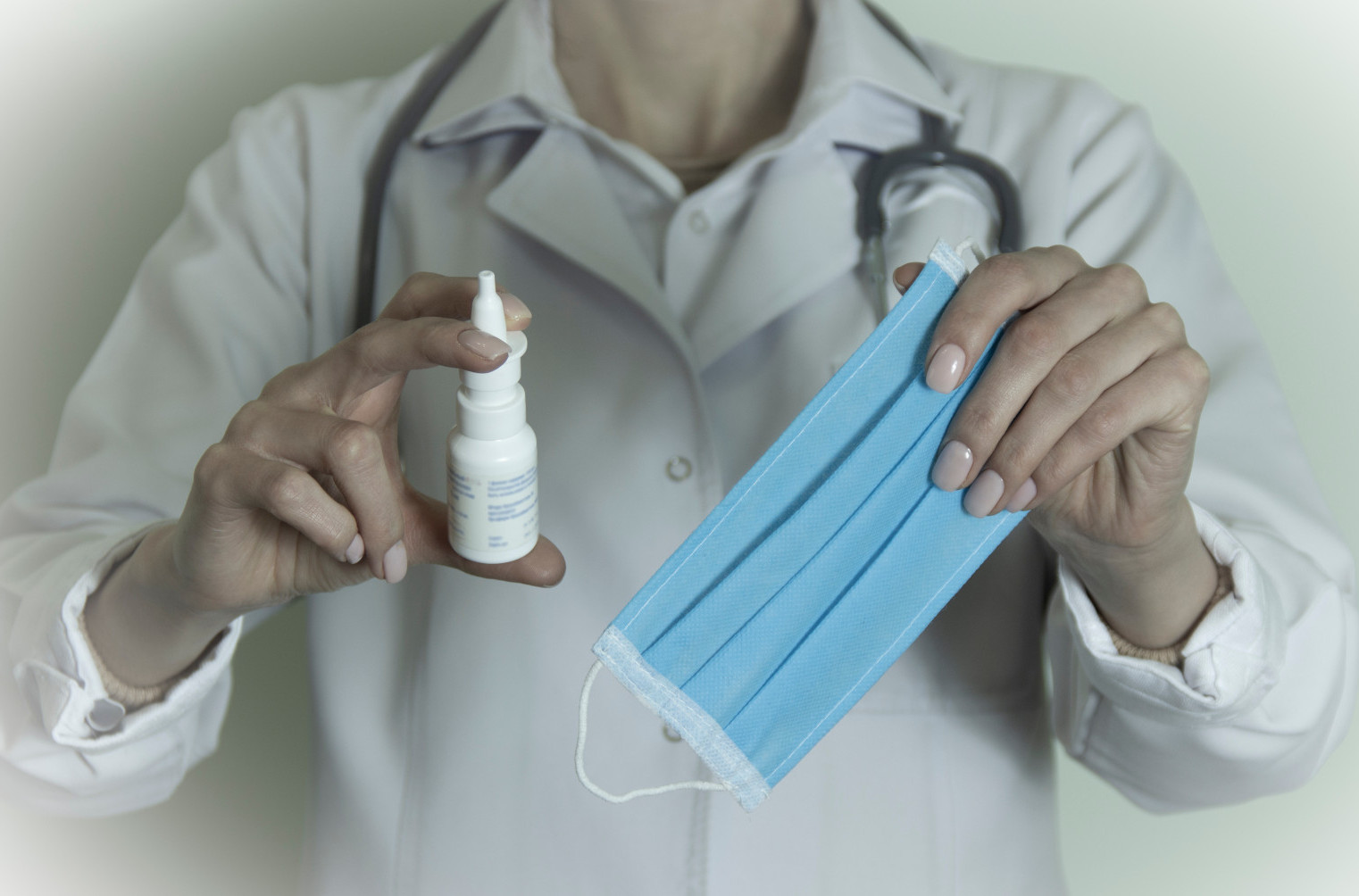 Sprej za nos može da smanji rizik od koronavirusa za 69 odsto FOTO