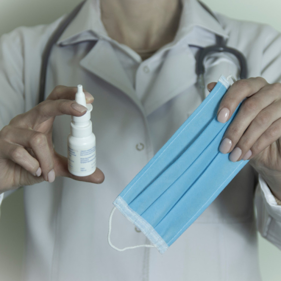 Sprej za nos može da smanji rizik od koronavirusa za 69 odsto FOTO