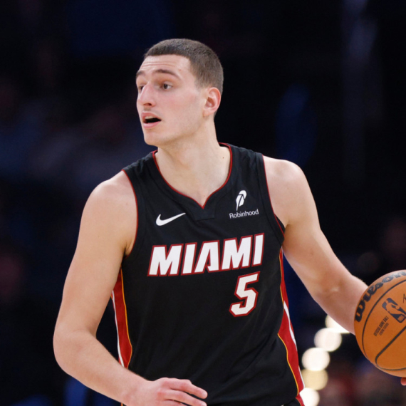 Povređen Jović sve promašio – "nevidljiv" i Vukčević VIDEO