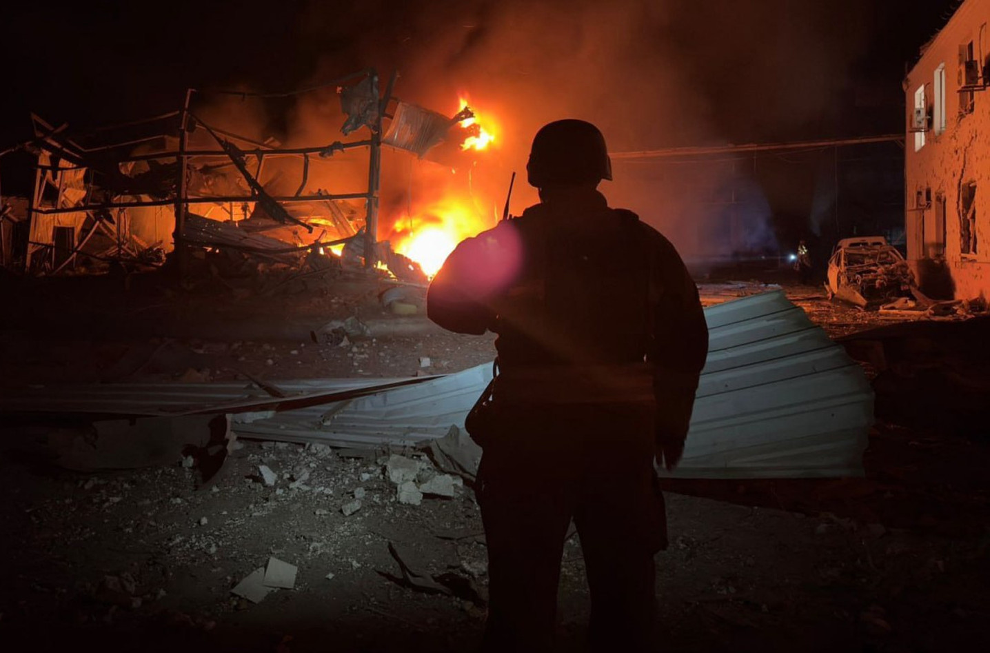 Rat – dan 1.327: Donjecka oblast u mraku; Ruska vojska "zbrisana"; Brutalnih 300 udara FOTO/VIDEO