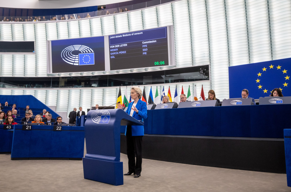 Fon der Lajenovoj preti razrešenje