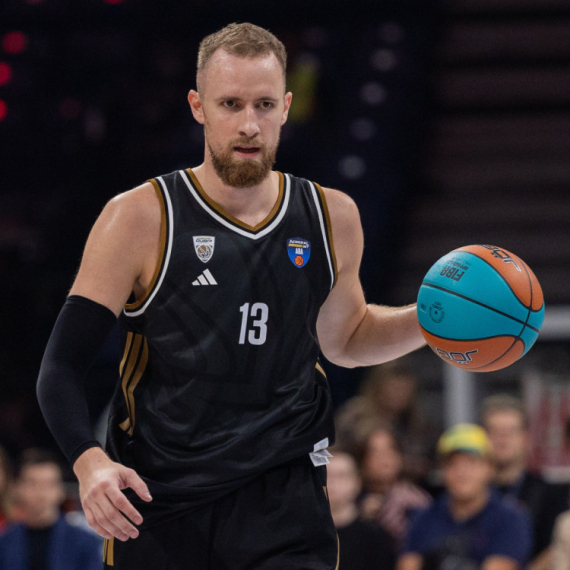 Peh za Dubai – povreda Muse na premijeri