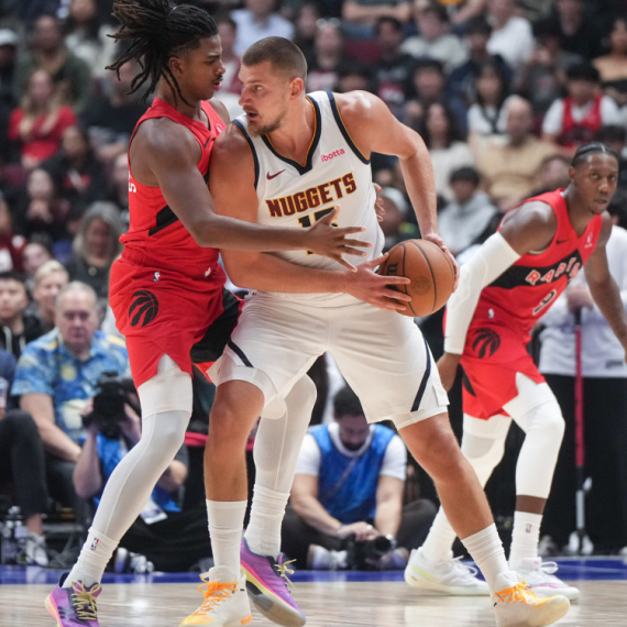 Perfektni Jokić slavio u srpskom derbiju VIDEO