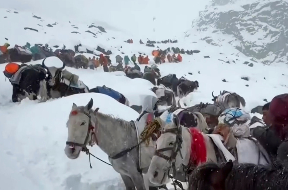 U toku evakuacija više od 200 preostalih planinara sa Mont Everesta