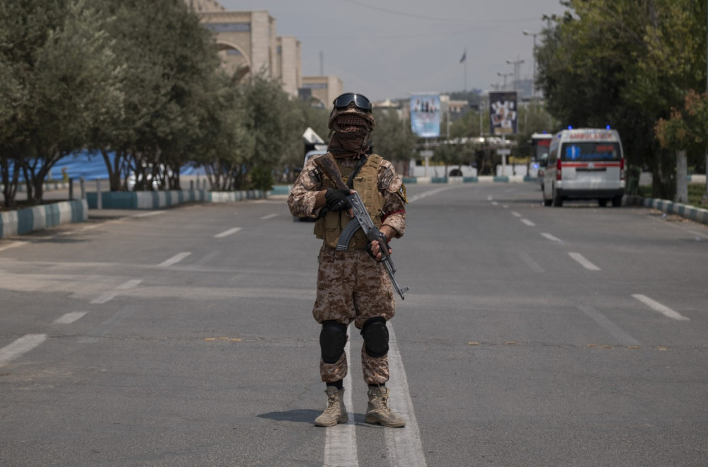 Izveden "antirevolucionarni" napad; Ubijena dva vojnika