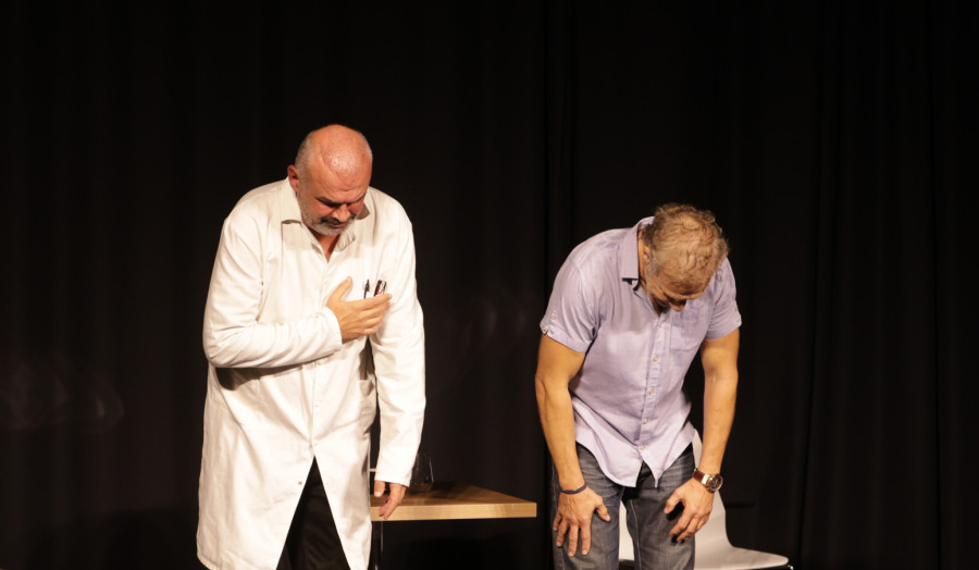 Smeh je lek: Komedija Ko je ovde idiot odigrana u Fondaciji Mozzart za Konstantinovo lečenje