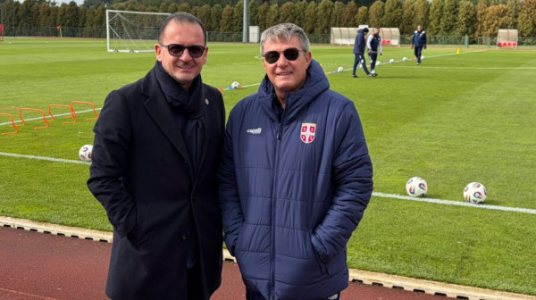 Mijatović u poseti "orlovima" i Piksiju pred Albaniju FOTO