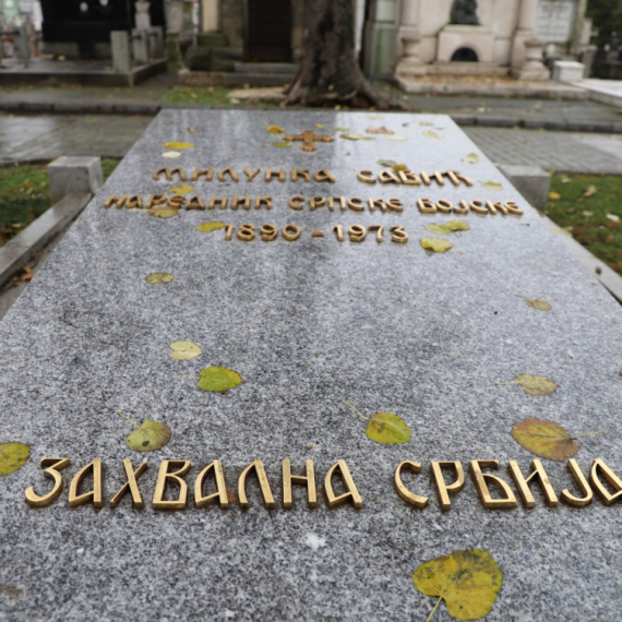 Na Novom groblju obeležena godišnjica smrti heroine Milunke Savić VIDEO