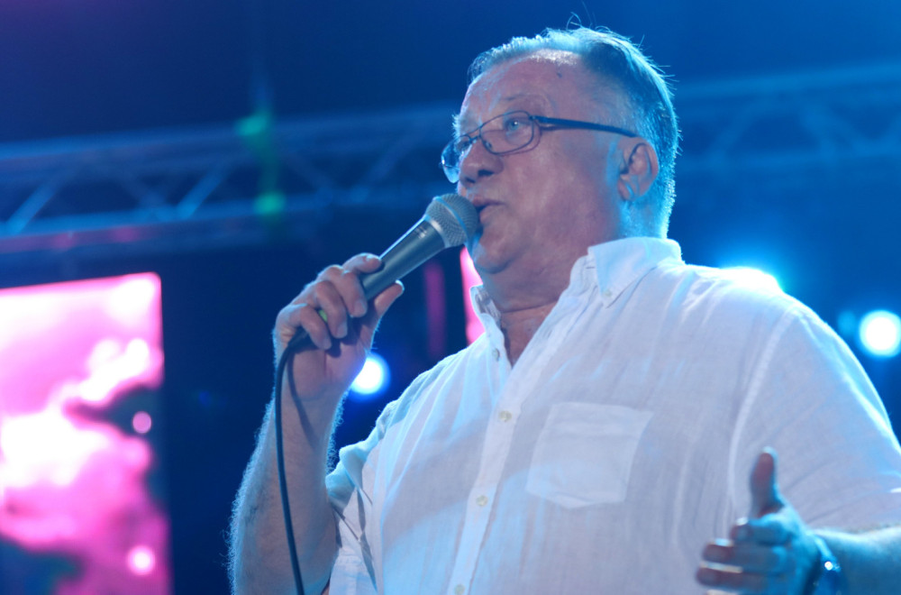 Pre samo tri nedelje Halid Bešlić novu emotivnu pesmu posvetio supruzi Sejdi VIDEO