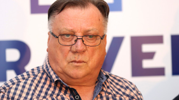 Od čega je bolovao Halid Bešlić: Preminuo na odeljenju onkologije