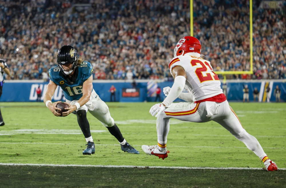 Lorens neverovatnim tačdaunom srušio Mahomsove Čifse VIDEO