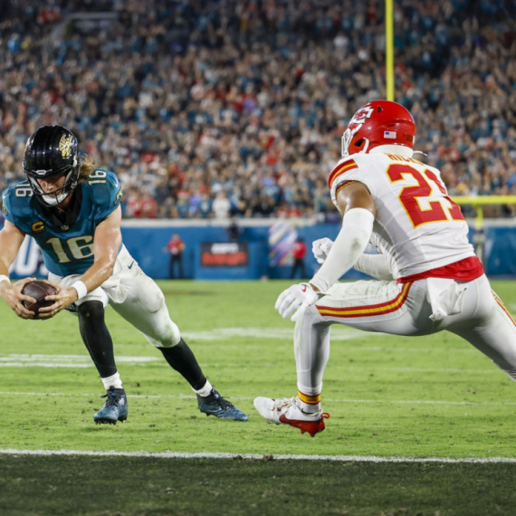 Lorens neverovatnim tačdaunom srušio Mahomsove Čifse VIDEO