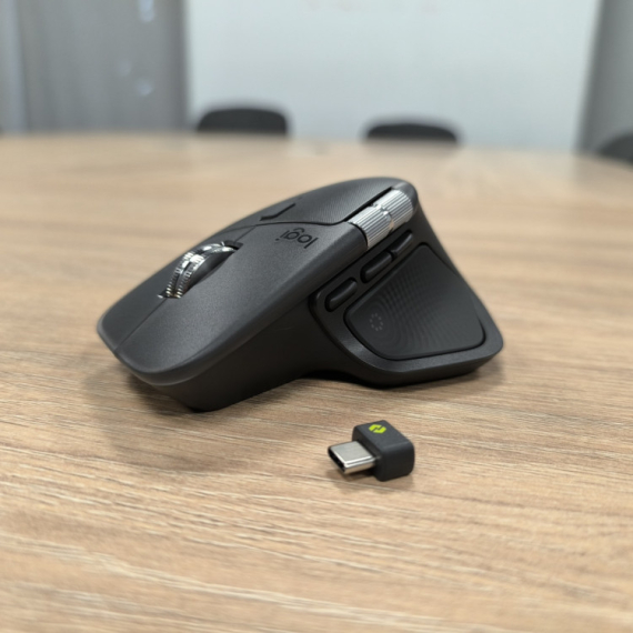 Tihi vladar vašeg radnog stola: Logitech MX Master 4