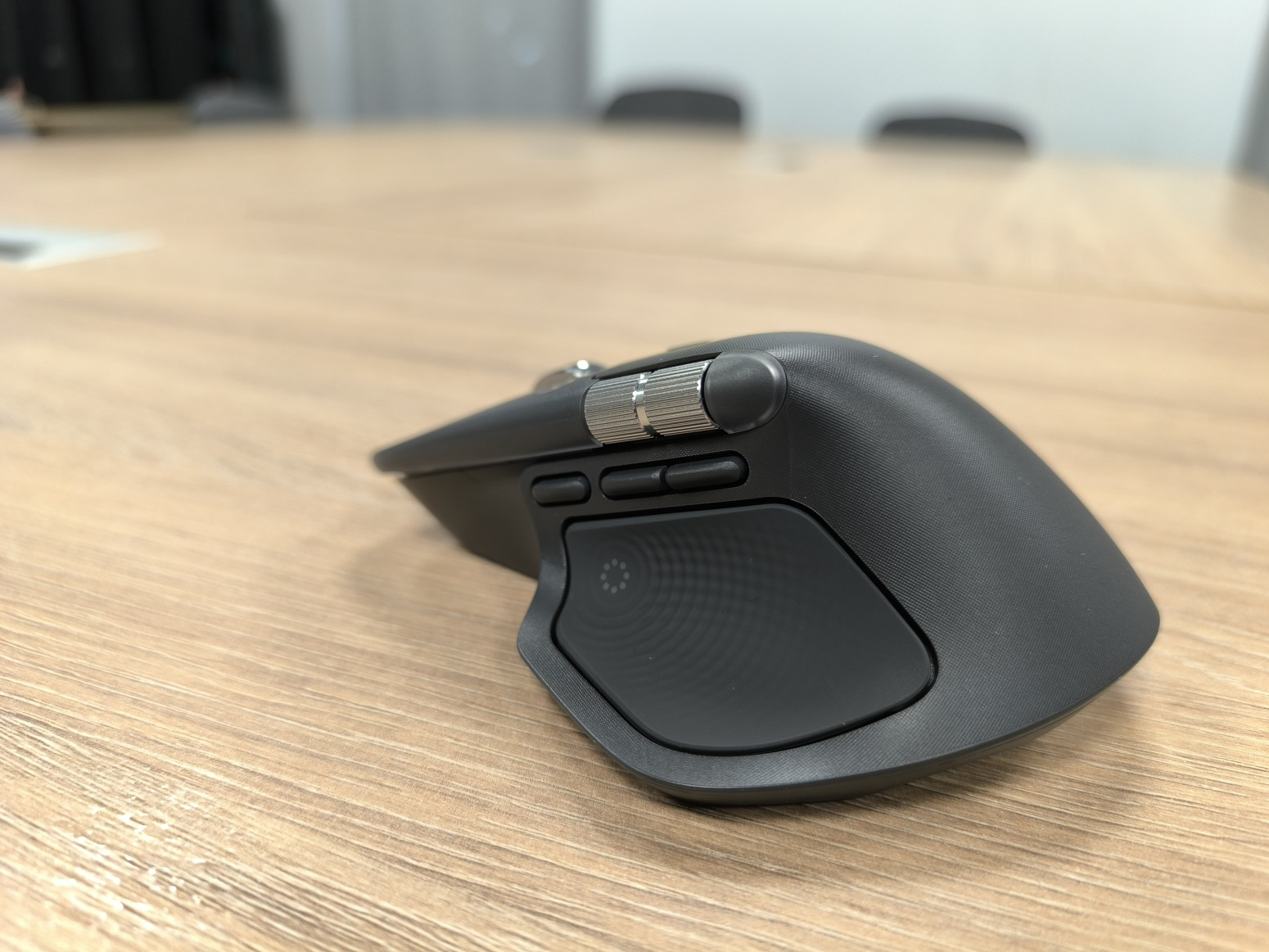 Tihi vladar vašeg radnog stola: Logitech MX Master 4