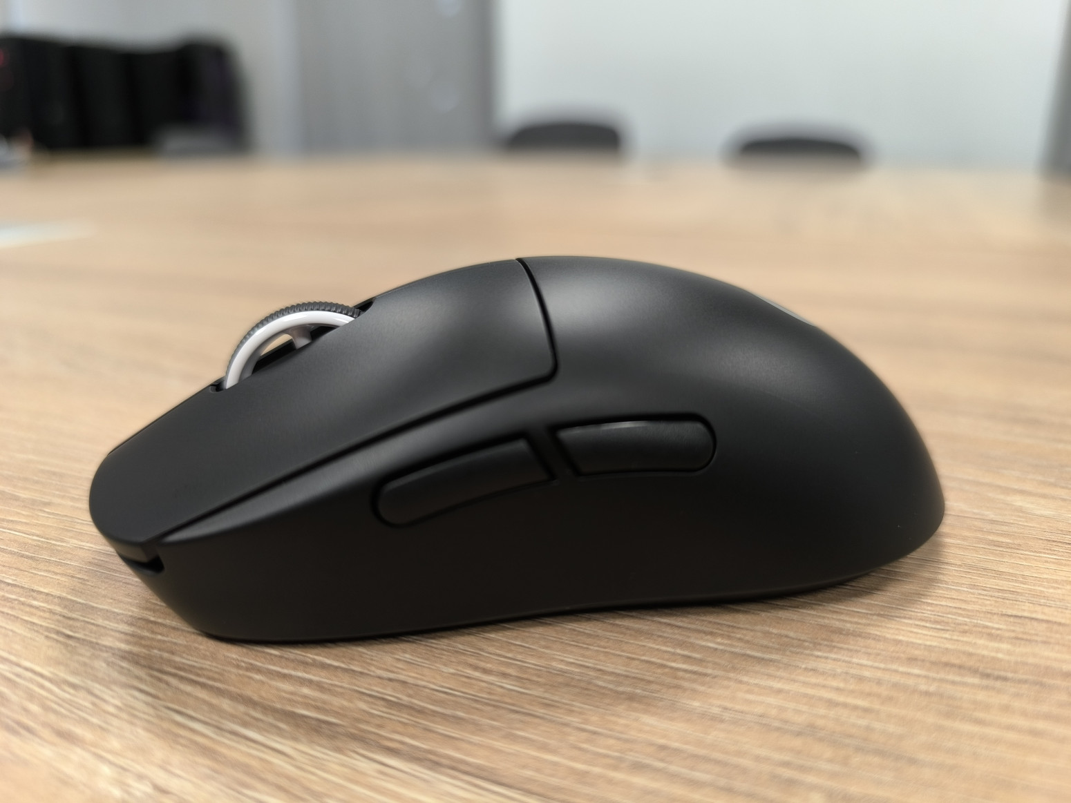 Neograničena moć u kompaktnom pakovanju: Logitech G ProX Superlight 2c