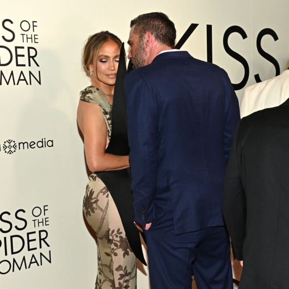 Bivši supružnici uhvaćeni na delu? Njihova ljubav možda zaslužuje i treću šansu FOTO