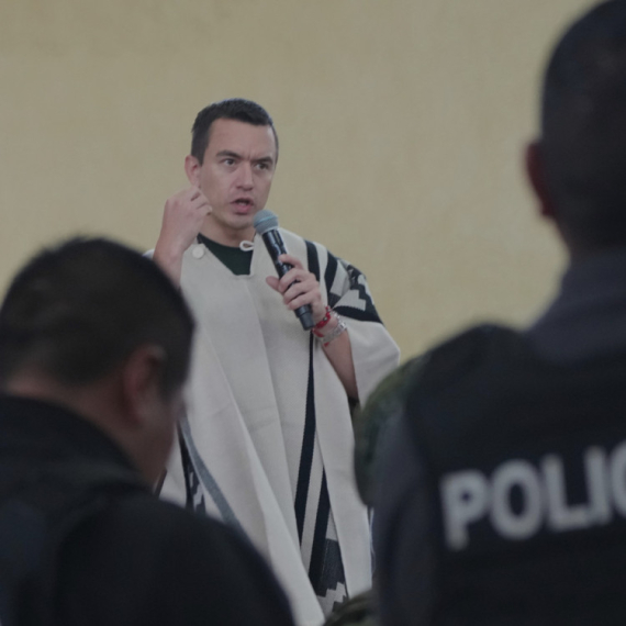 Napadnut predsednik Ekvadora, na automobilu tragovi od metaka