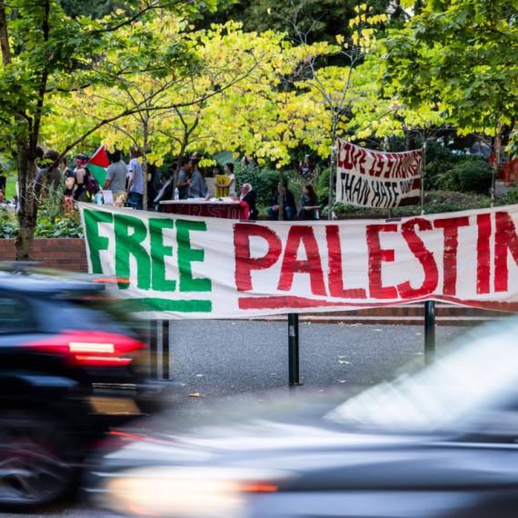 Vode se razgovori o kraju rata: Tramp poslao tim na pregovore; Razmenjeni spiskovi