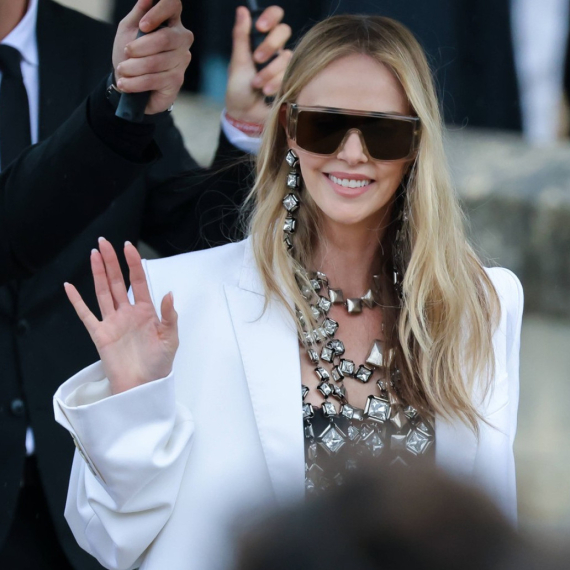 Fatalna plavuša ima savršen stajling i niko joj ne može odoleti FOTO/VIDEO