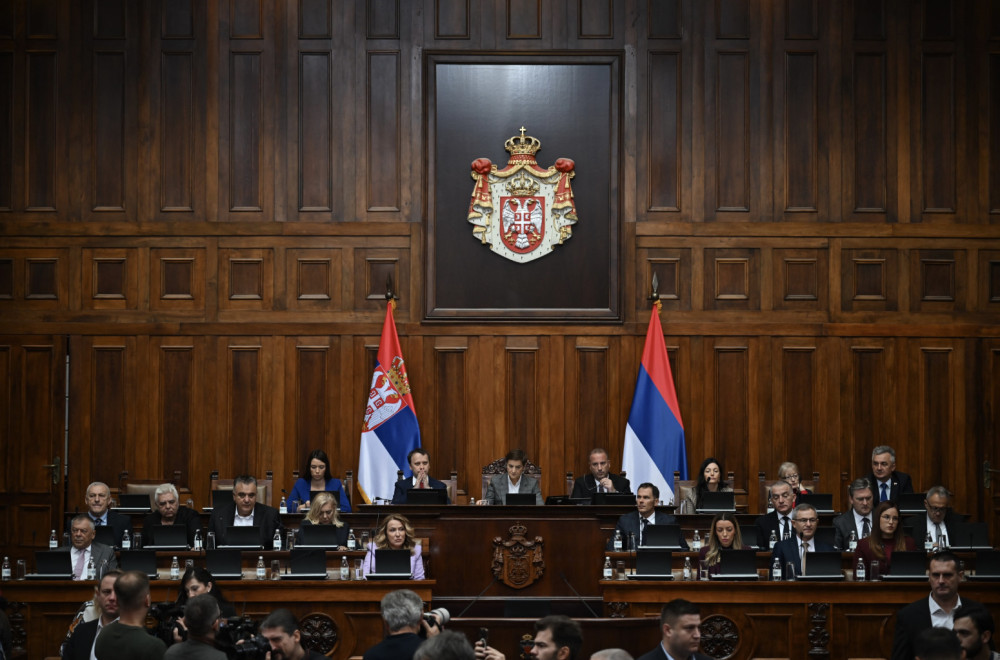 Završena burna sednica u Skupštini; Poslanici u klinču sa opozicijom FOTO/VIDEO