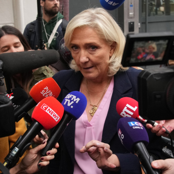 Francuska na ivici preokreta; Le Pen: "Ako nas Francuzi žele, spremni smo"