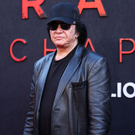 Slavni roker u bolnici: Izgubio svest za volanom pa napravio udes