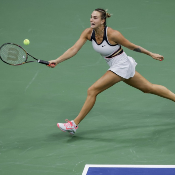Sabalenka lako, Pegula teško do četvrtfinala Vuhana