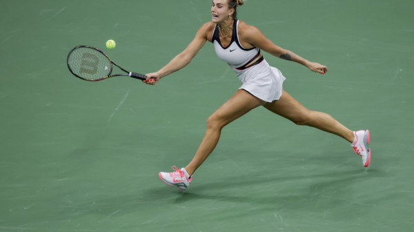 Sabalenka lako, Pegula teško do četvrtfinala Vuhana