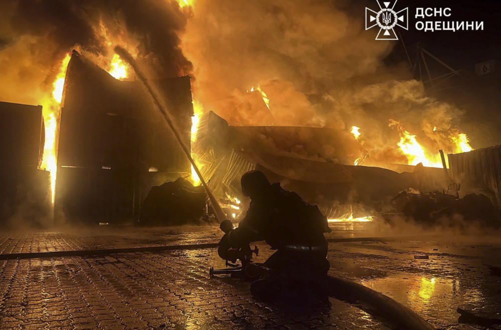 Rat – dan 1.346: Rusi napali, snažno; Proglašena uzbuna u Kijevu; Ukrajinski vojnici se predaju