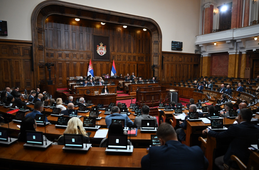 Završena sednica, nastavak u utorak; Brnabić Đilasu: Nas bi da zabranite, a blokadere da pohapsite FOTO/VIDEO